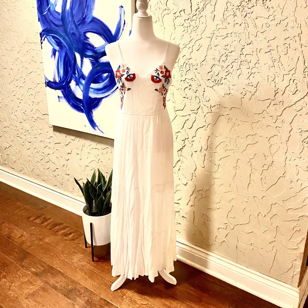Xhilaration white floral detail crepe maxi dress